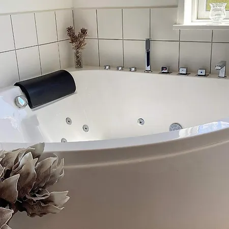 8 person holiday home in Væggerløse-By Traum Feriehus *