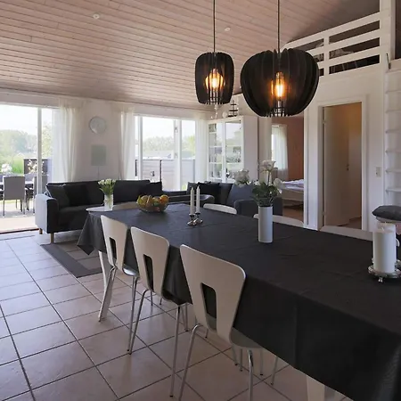 4 Star In Vaeggerlose Holiday home *