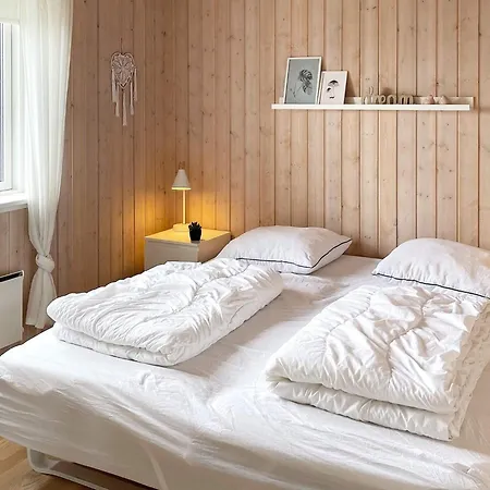 4 Star In Vaeggerlose * Bøtø By