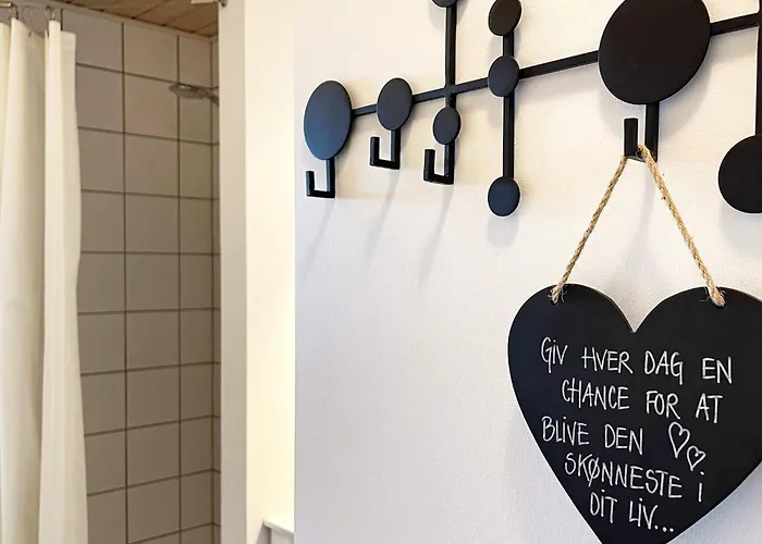 8 Person In Vaeggerlose-by Traum * Bøtø By